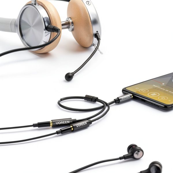 UGREEN 3.5mm Audio Splitter for Headphones-1